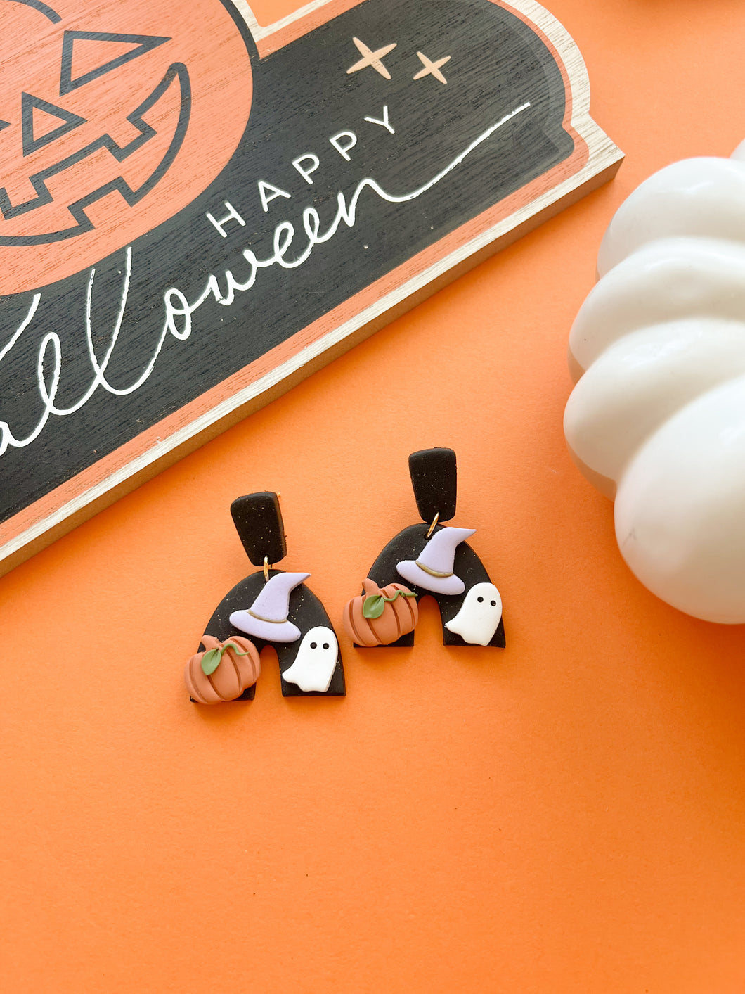 Spooky Essentials Dangle 🎃👻⚰️