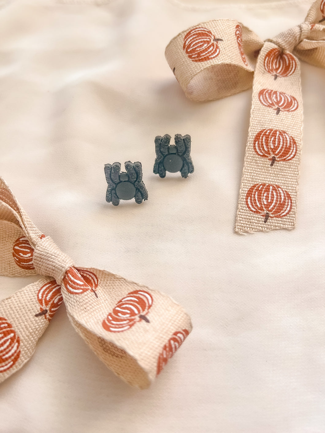 Spider studs
